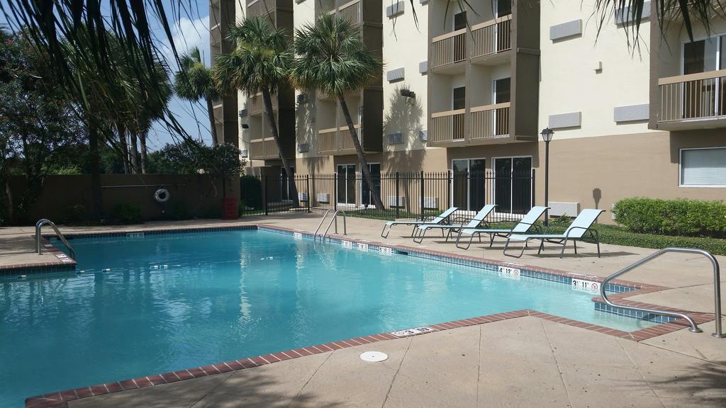 Wyndham Garden New Orleans Airport Hotel Metairie Exterior photo